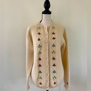 VINTAGE | 50s 60s Lady Clansman 100% Wool Floral 🌸Cream Cardigan